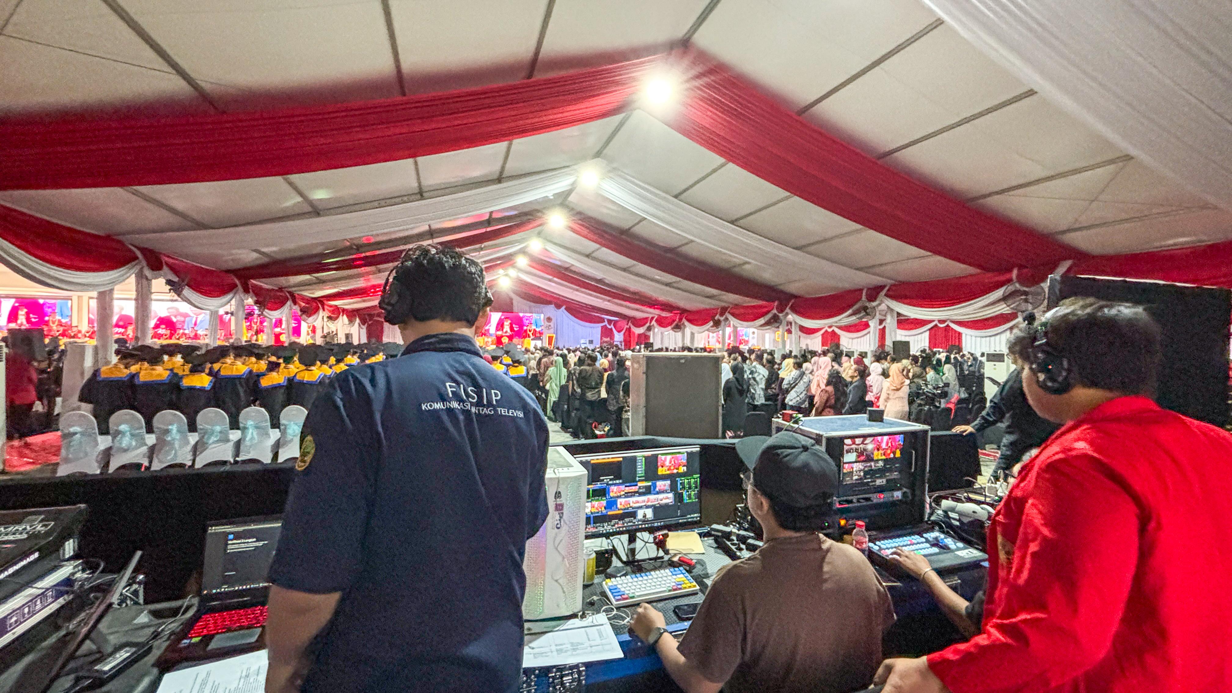 DSI Hadirkan Internet dan Live Streaming di Wisuda Untag